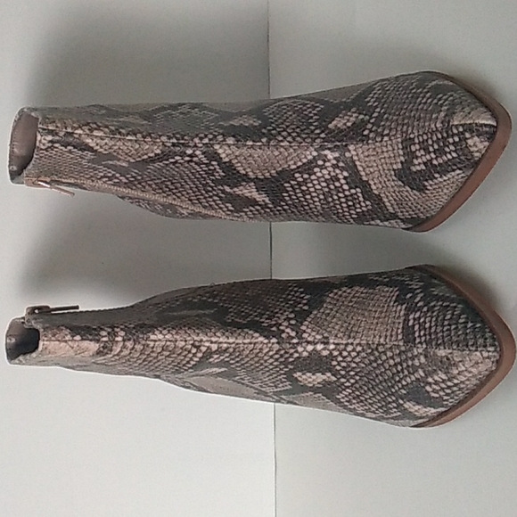 Carlos Santana Ankle Snakeskin Boots Women's 7.5M - Picture 3 of 8